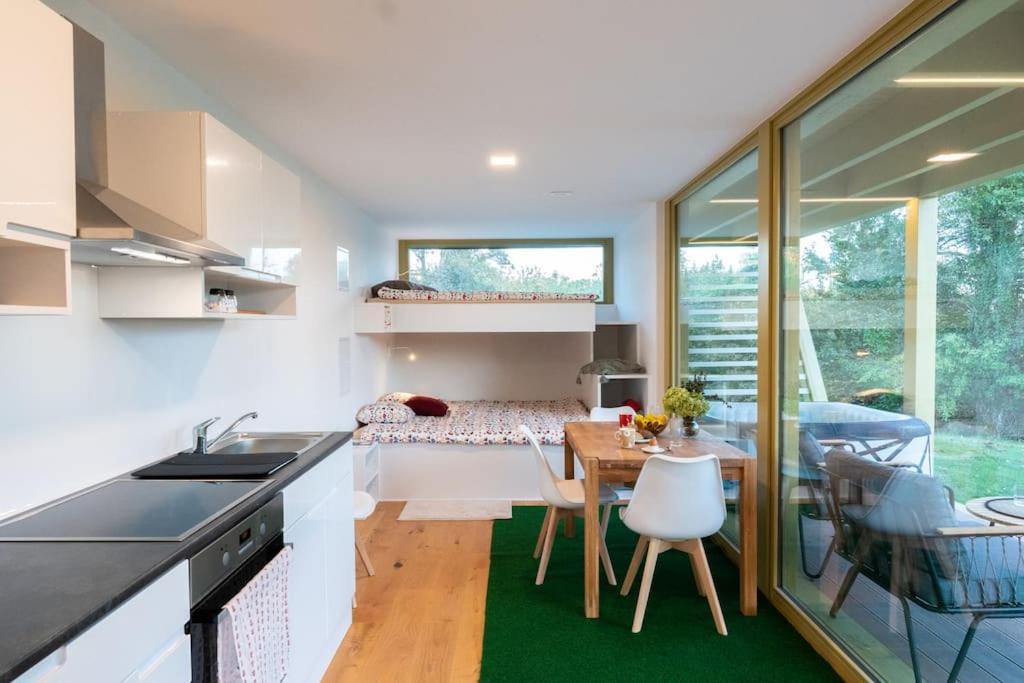 Holiday House Hona Lux Velike Lasce Exteriér fotografie