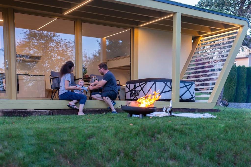 Holiday House Hona Lux Velike Lasce Exteriér fotografie