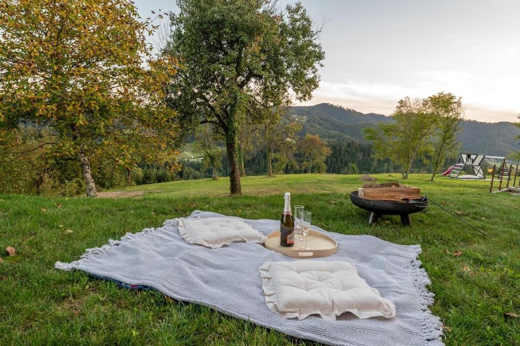 Holiday House Hona Lux Velike Lasce Exteriér fotografie