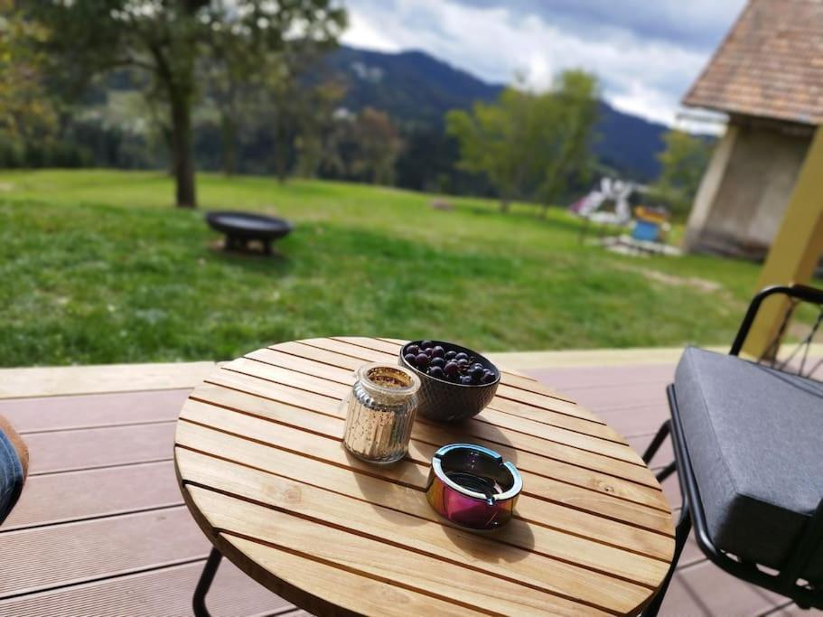 Holiday House Hona Lux Velike Lasce Exteriér fotografie