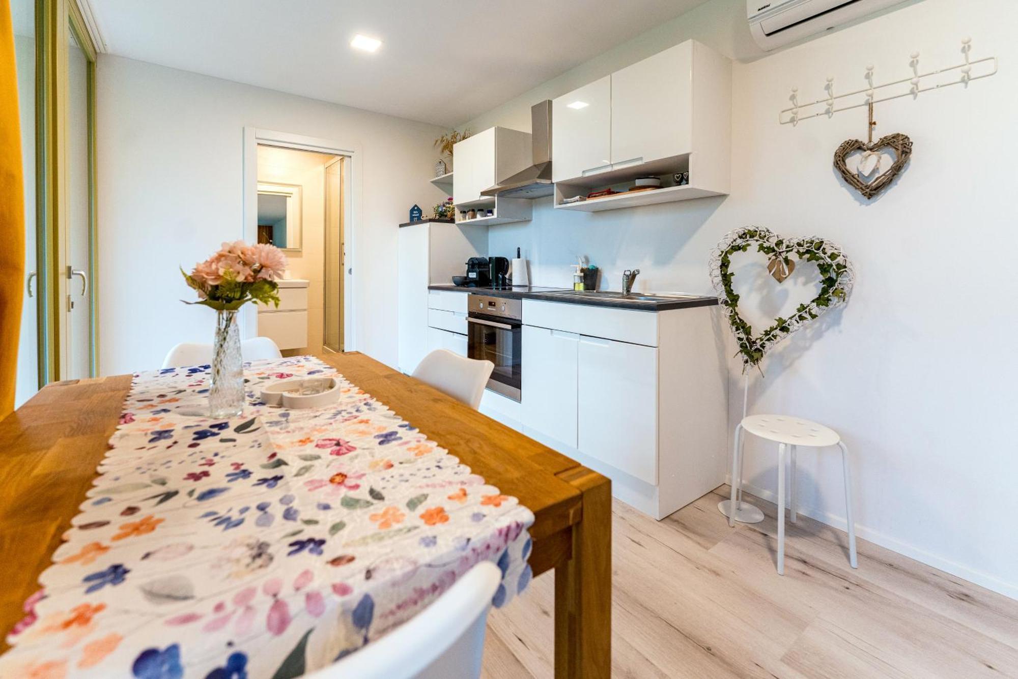 Holiday House Hona Lux Velike Lasce Exteriér fotografie