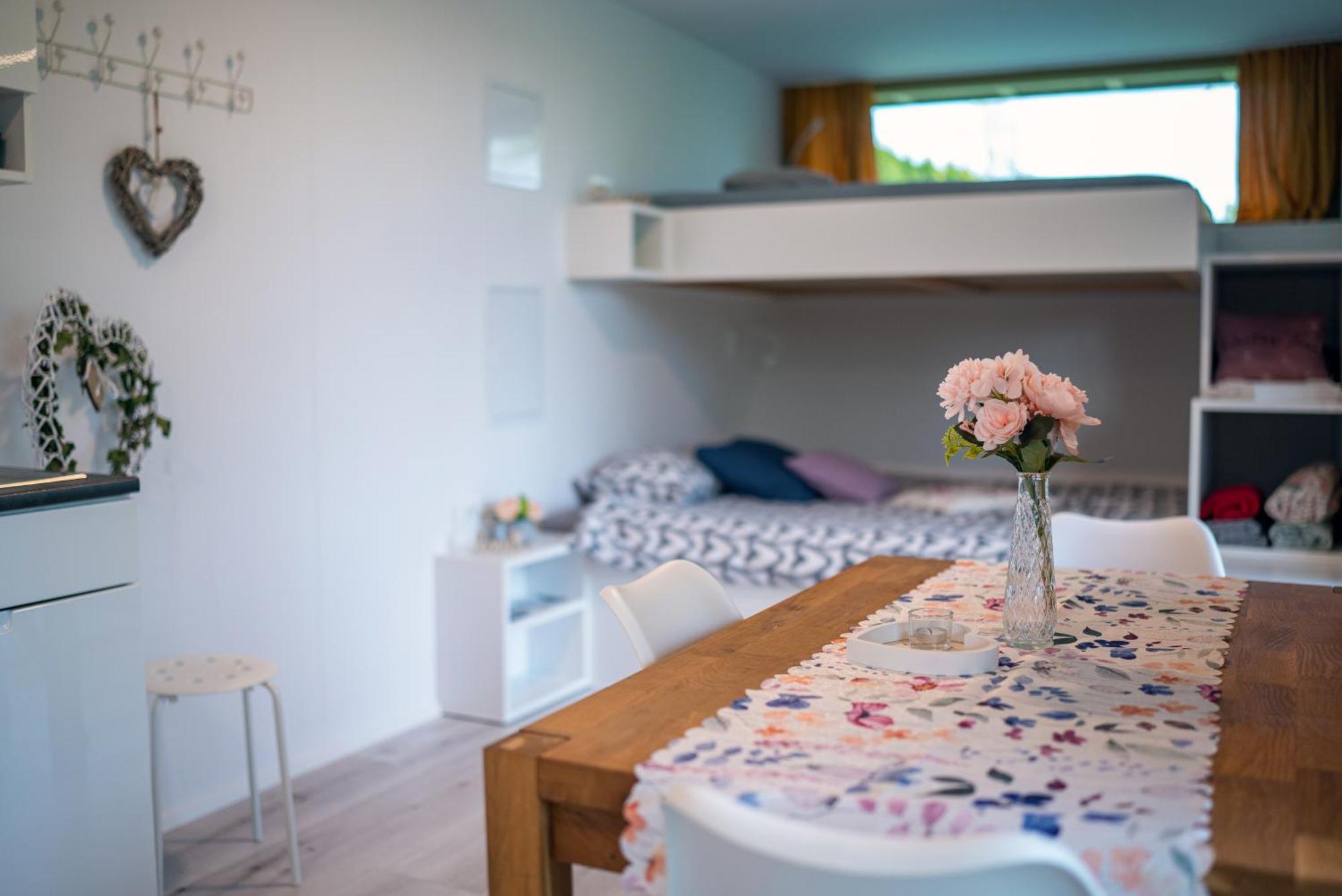 Holiday House Hona Lux Velike Lasce Exteriér fotografie