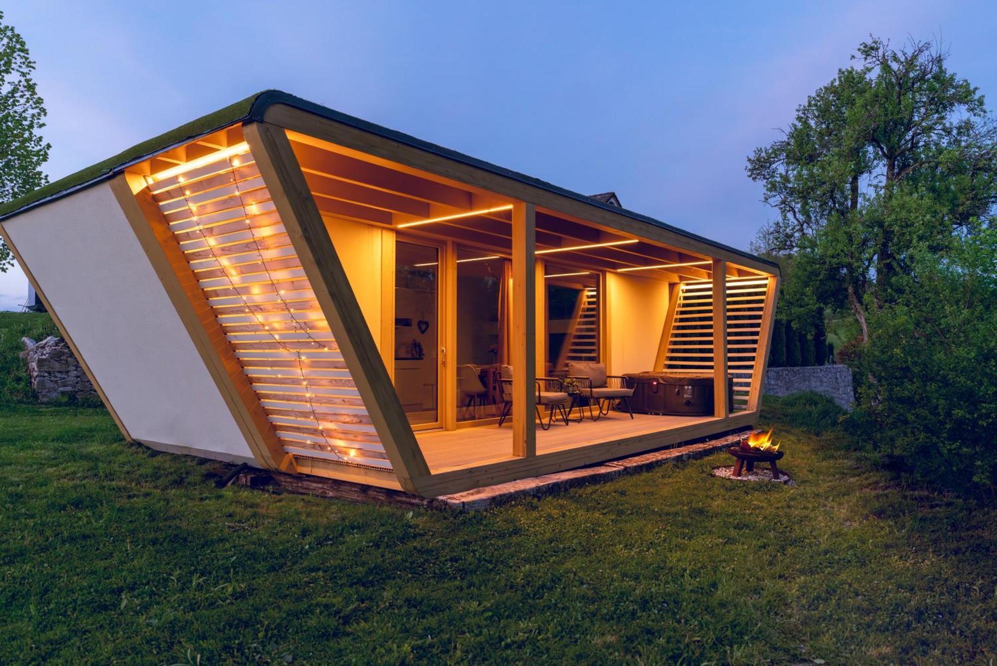 Holiday House Hona Lux Velike Lasce Exteriér fotografie