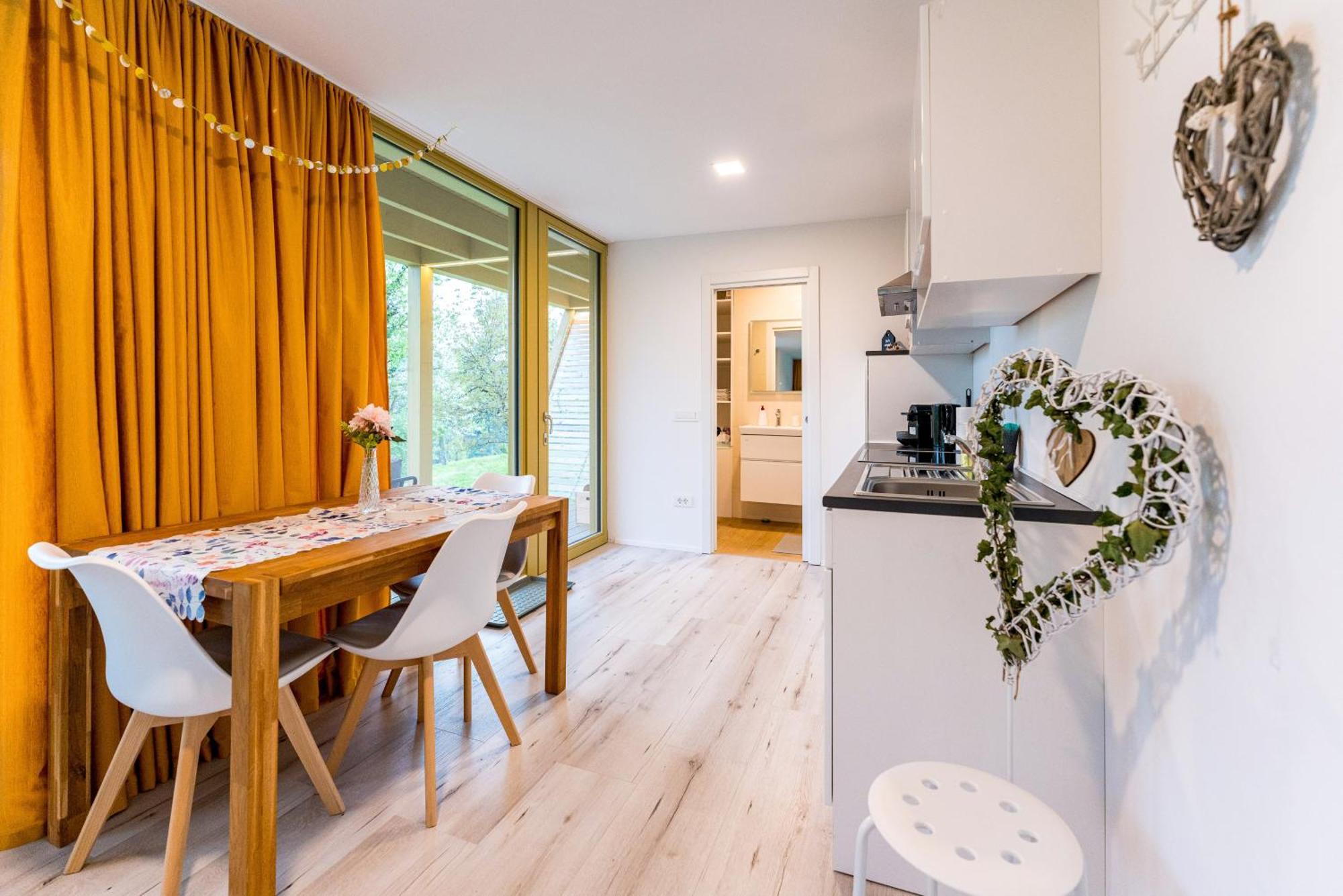 Holiday House Hona Lux Velike Lasce Exteriér fotografie