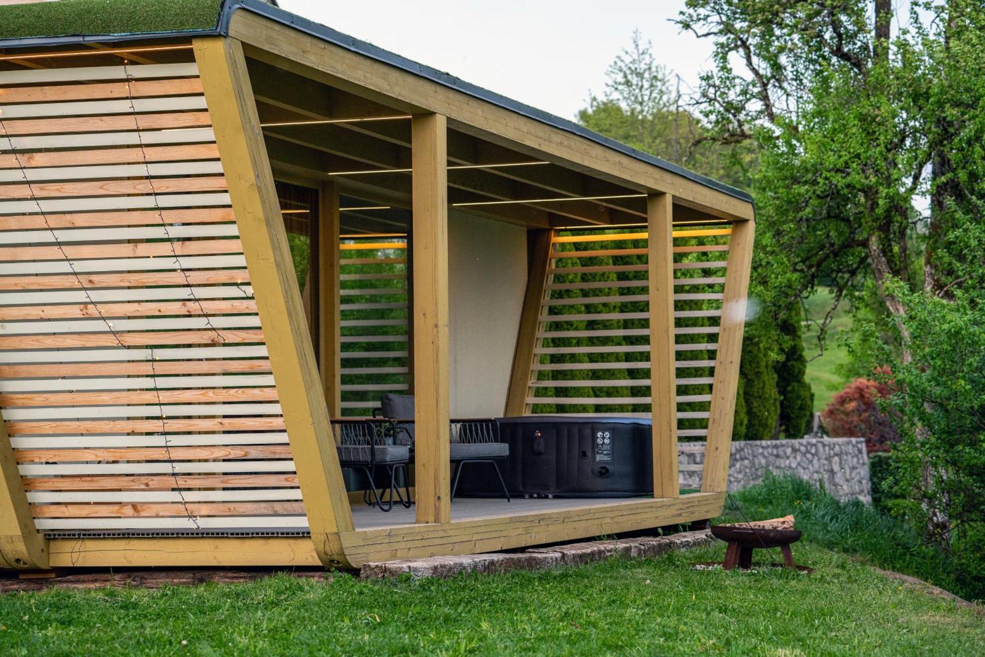 Holiday House Hona Lux Velike Lasce Exteriér fotografie