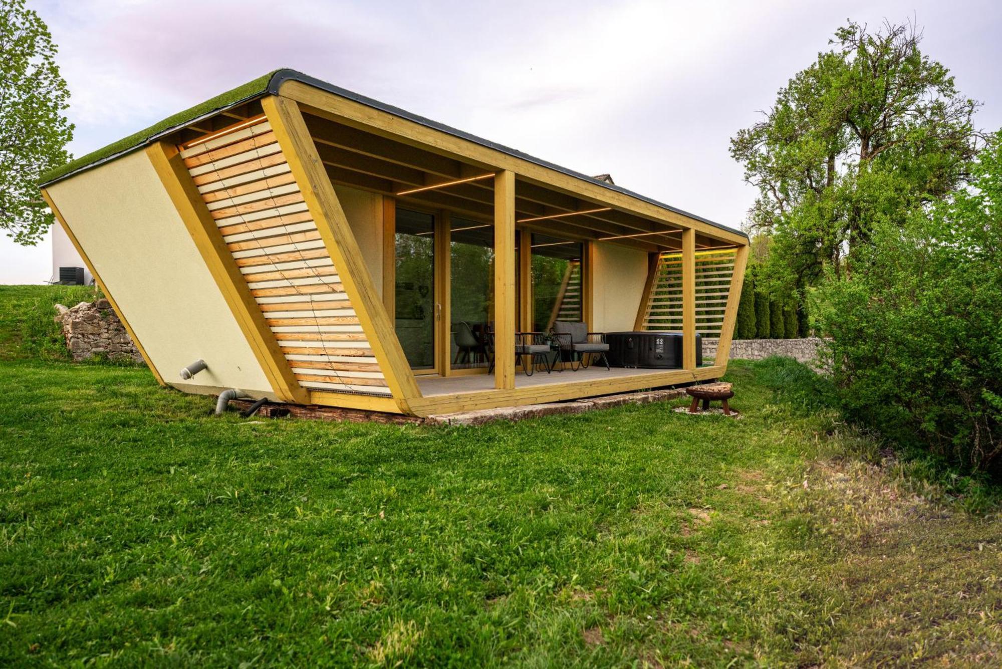 Holiday House Hona Lux Velike Lasce Exteriér fotografie